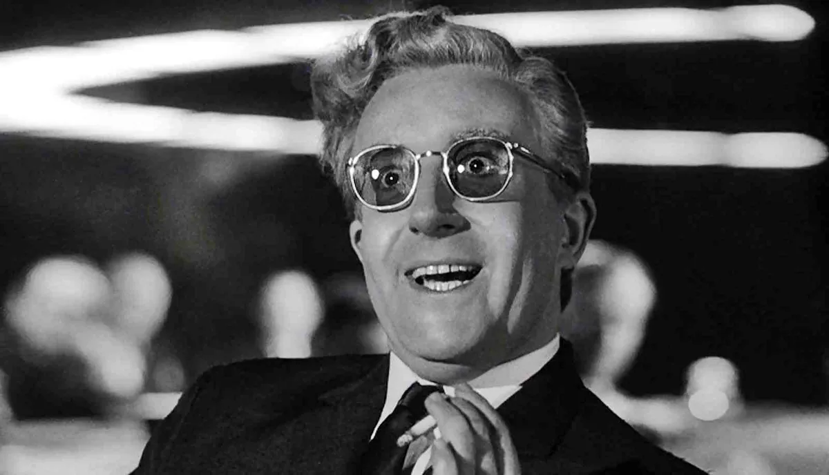 دکتر استرنج‌لاو یا: چگونه یاد گرفتم دست از نگرانی بردارم و بمب را دوست بدارم (Dr. Strangelove) ـ استنلی کوبریک، ۱۹۶۴